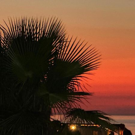 Saint Tropez Durres Hotel Bisht Kamez ภายนอก รูปภาพ